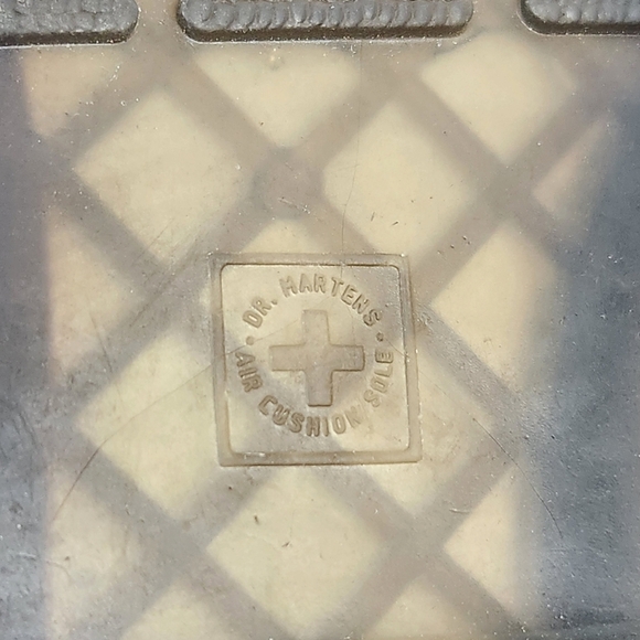 Dr. Martens Daytona Cherry Red Velvet Desert Low Chukka Wine Boots Womens Size 5 - Picture 12 of 12